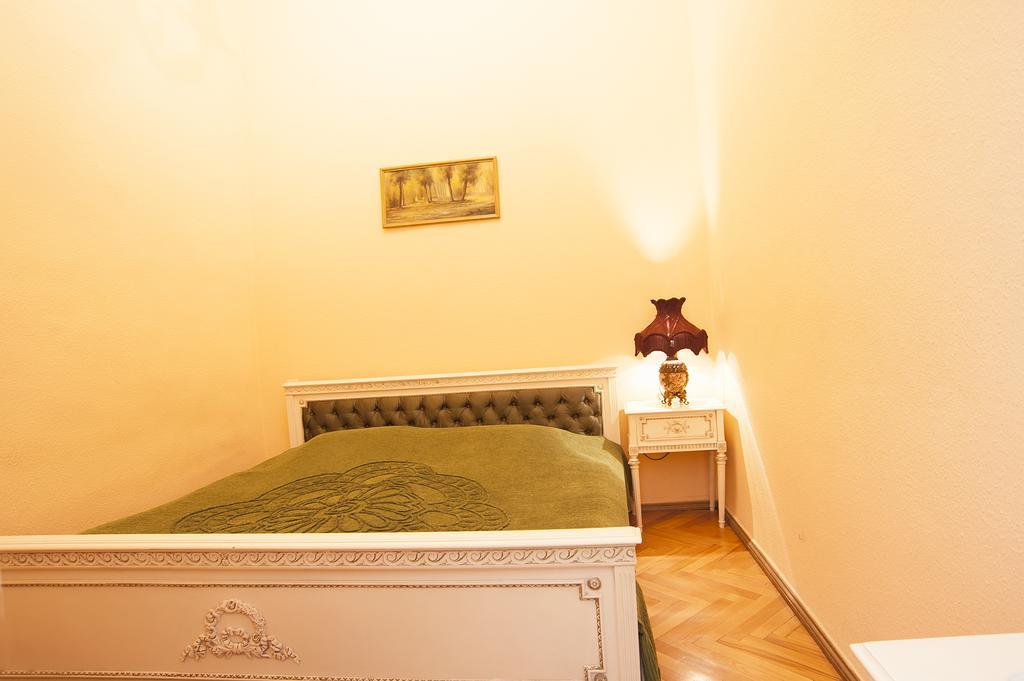 Apartment In Purtseladze Street Τυφλίδα Εξωτερικό φωτογραφία